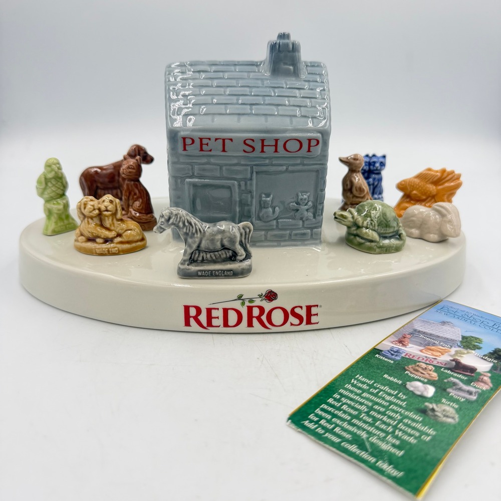 Wade Whimsies Red Rose Tea Pet Shop Complete Set 10 Figurines + Rare Brochure